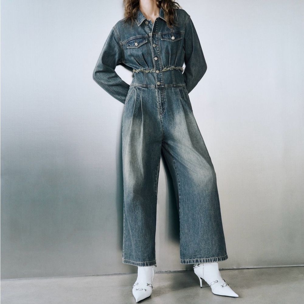 URBAN REVIVO BUTTON UP DENIM JUMPSUIT WOMEN’S US SIZE 10